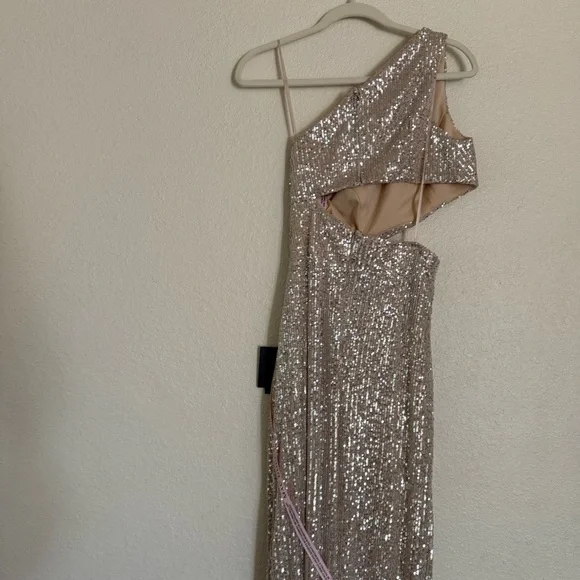 MAC DUGGAL Dress Size 4 Evening Gown Sequin NEW Cream One Shoulder Cut Out